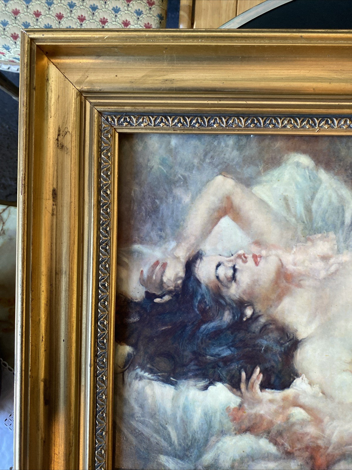 Tableau ancien signé Julian – Nu féminin allongé – Huile sur toile – Cadre doré