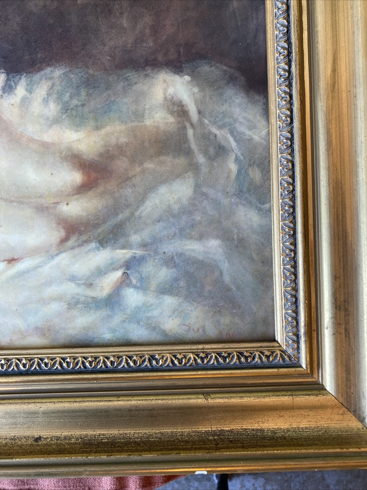 Tableau ancien signé Julian – Nu féminin allongé – Huile sur toile – Cadre doré