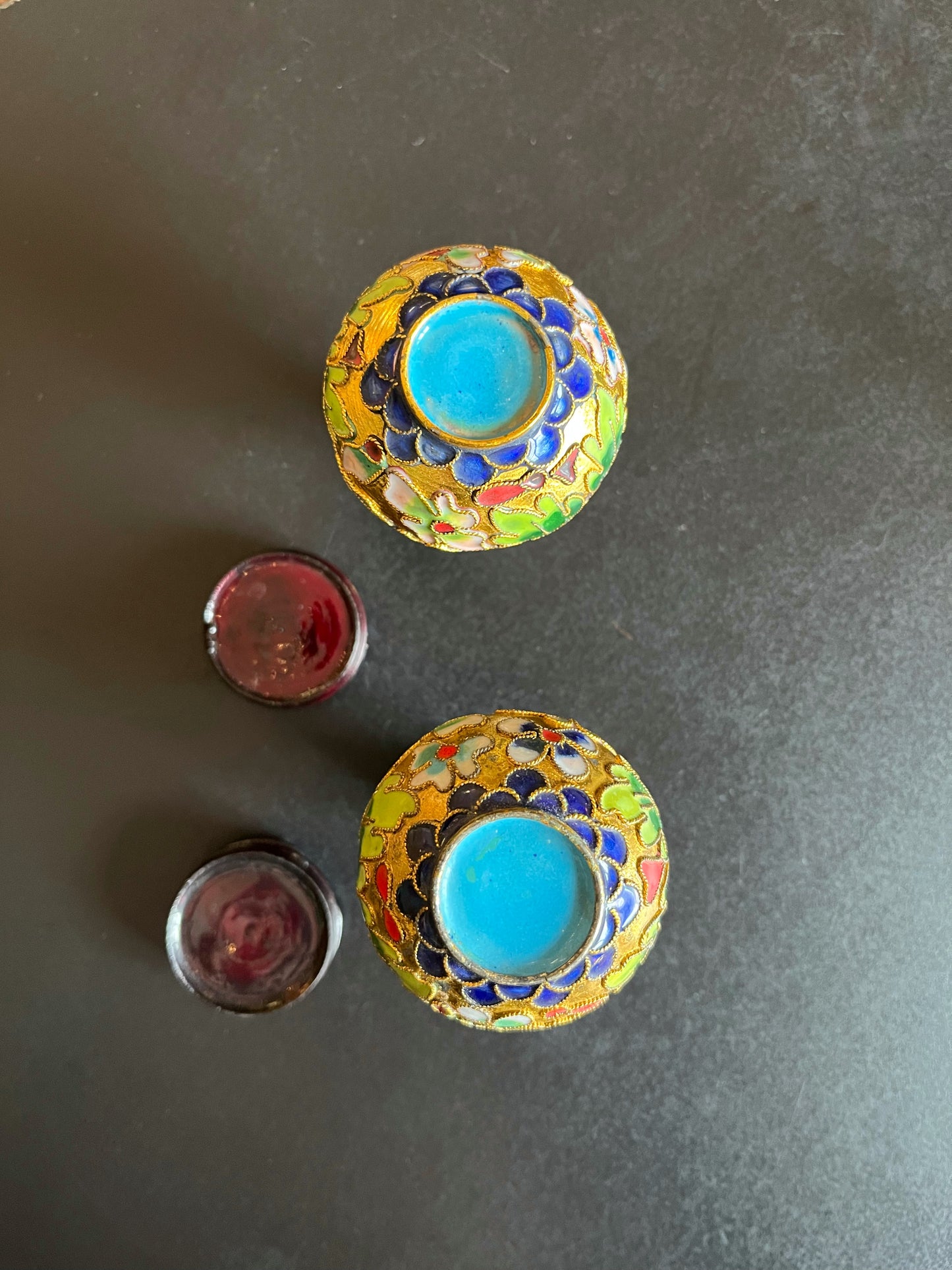 Paire de deux vases chinois miniatures cloisonné