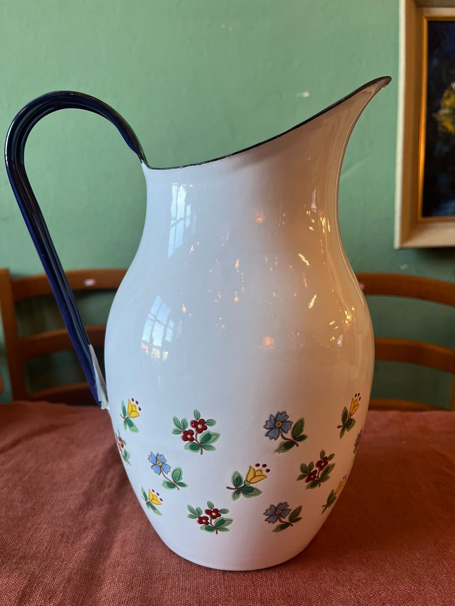 Grand broc ancien émaillé décor floral