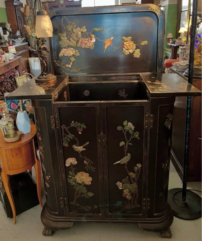 Ancien cabinet chinois laqué