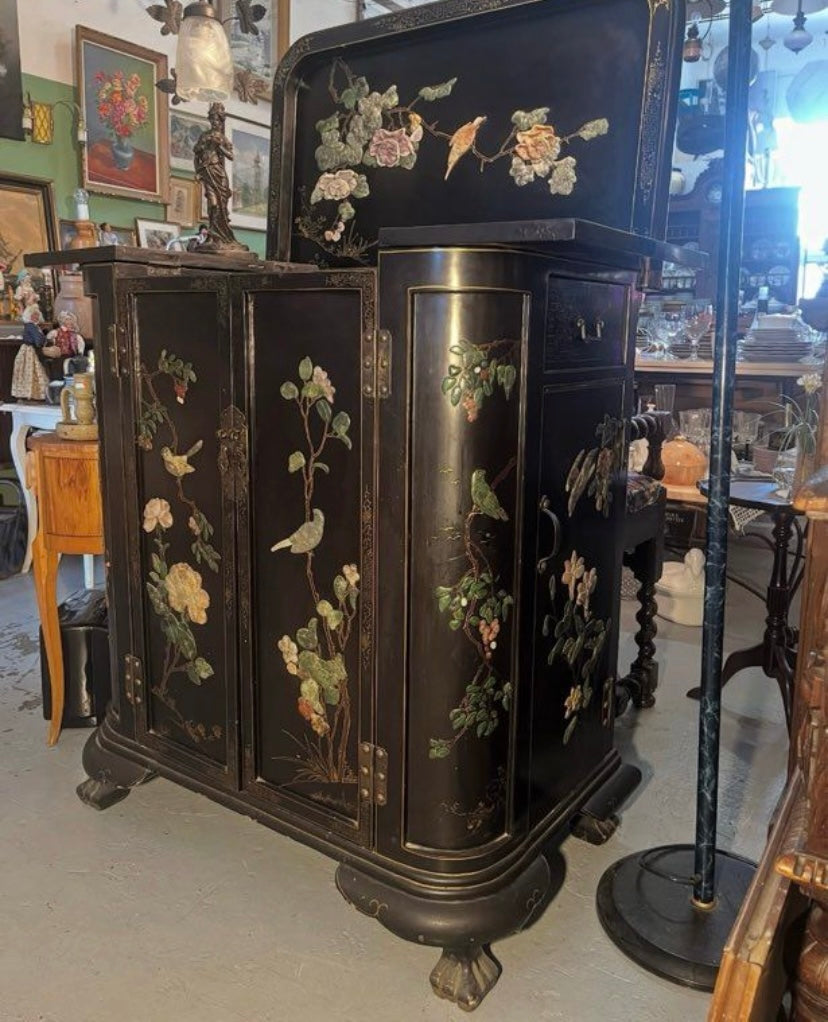 Ancien cabinet chinois laqué