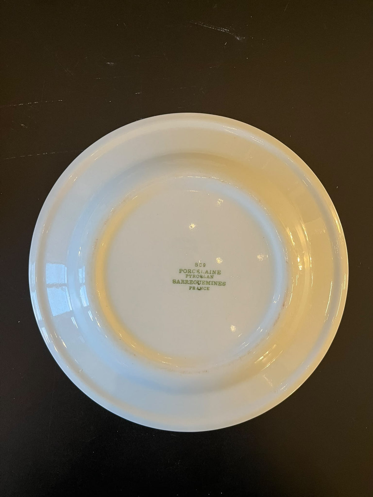 Assiette en porcelaine Sarreguemines décor oiseau et fleurs – 22,5 cm
