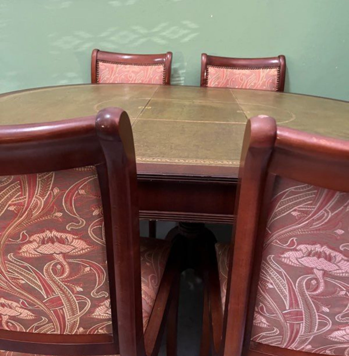 Ensemble table à manger et ses six chaises