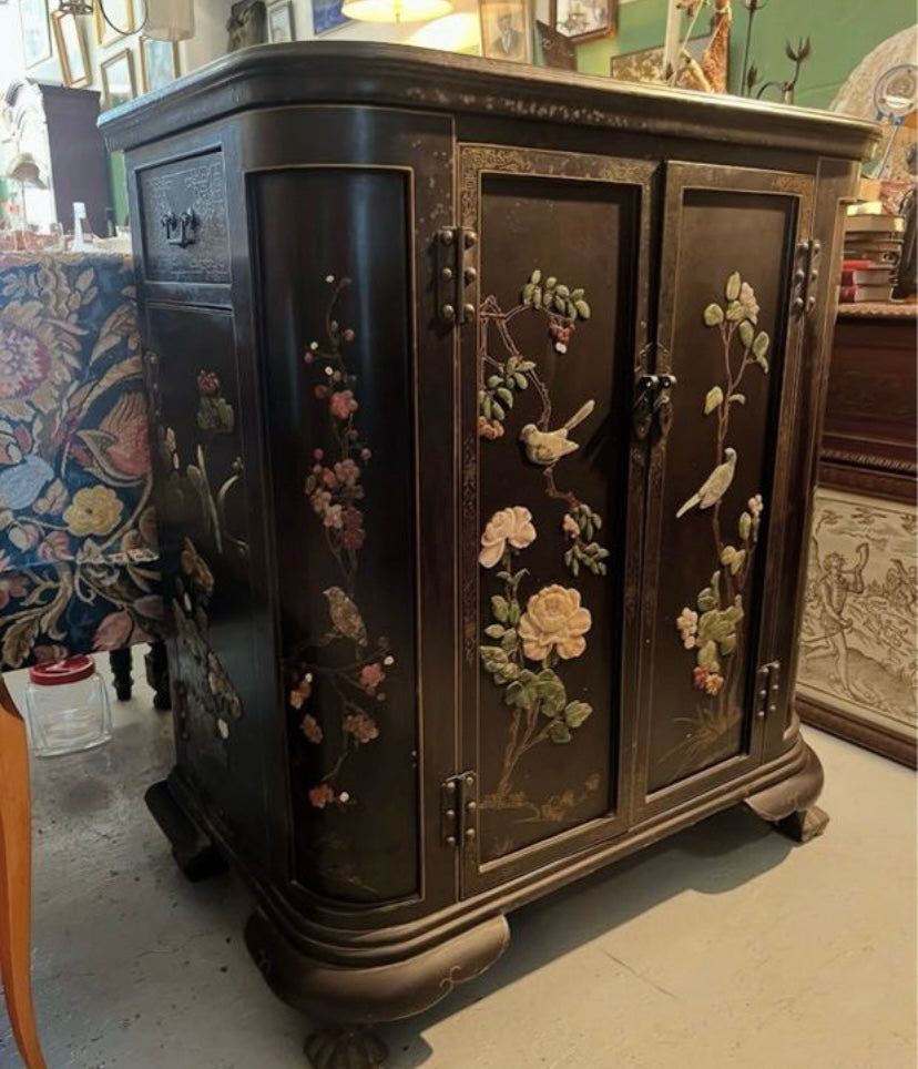 Ancien cabinet chinois laqué