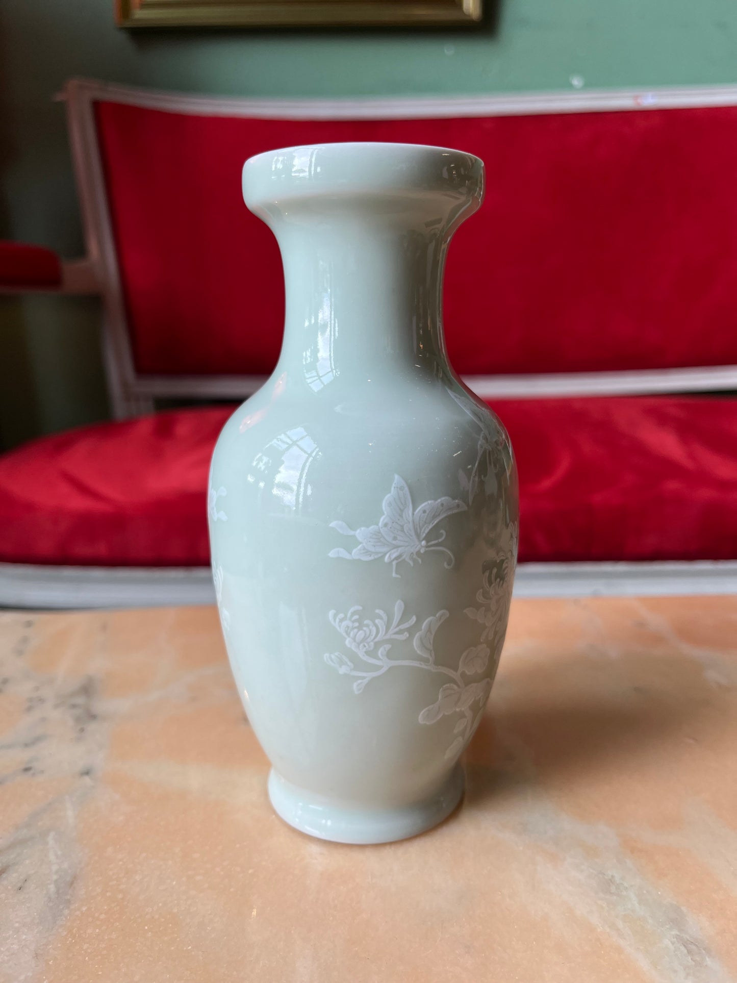 Ancien vase asiatique en porcelaine