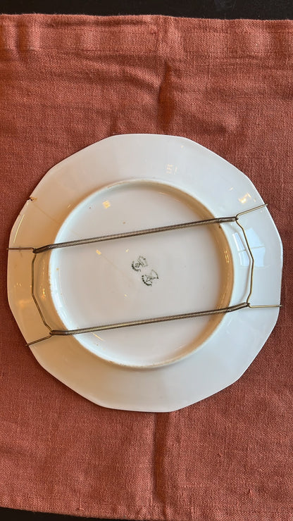 Paire assiettes Limoges peintes main oiseaux gibier signées 22,5 cm