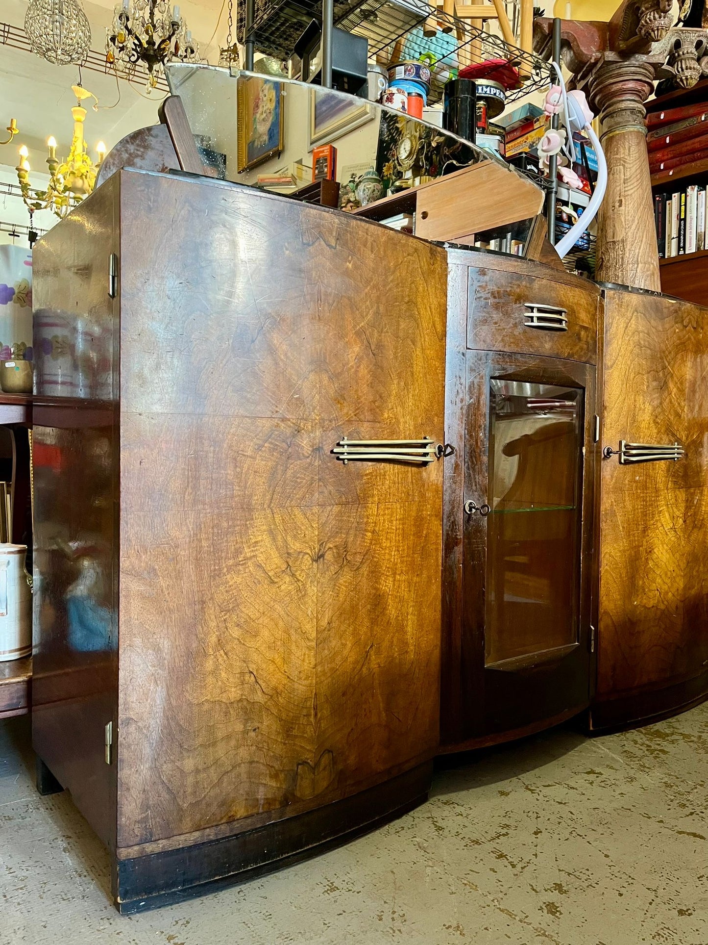 Buffet bar Art Déco avec miroir en bois galbé – meuble années 1930