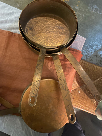 Lot de 5 casseroles anciennes en cuivre étamé – Ensemble gigogne – Cuisine