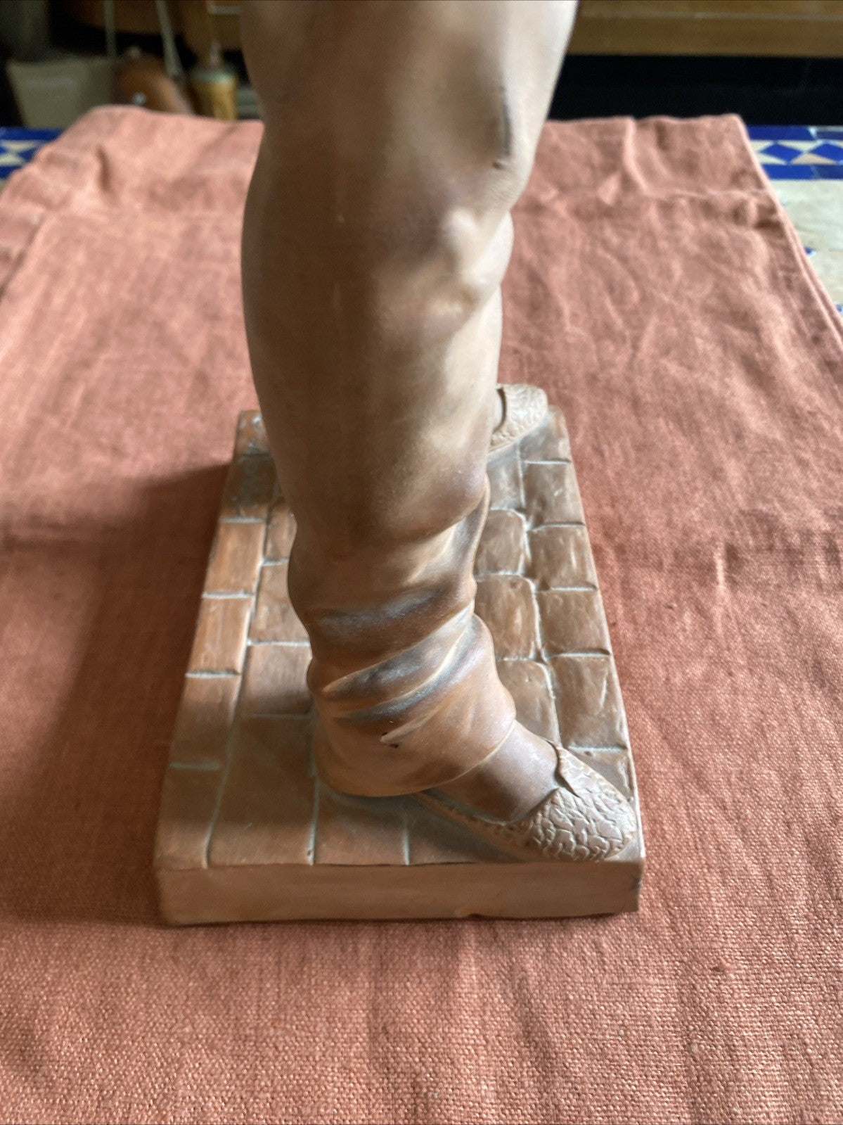 Statue ancienne en terre cuite – Jeune homme – Signée C. Massé