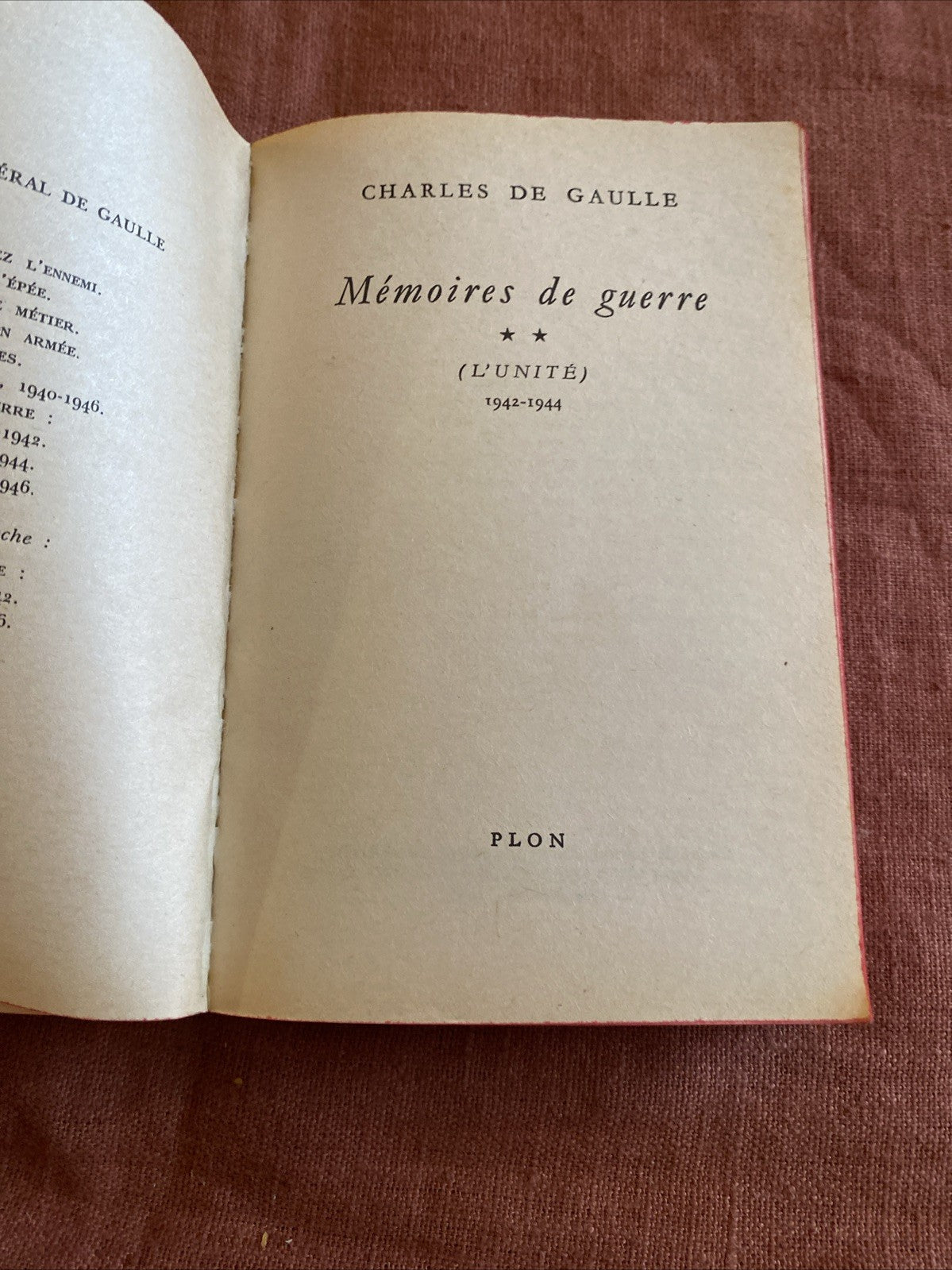 Mémoires de guerre L’unité Charles de Gaulle pages intérieures