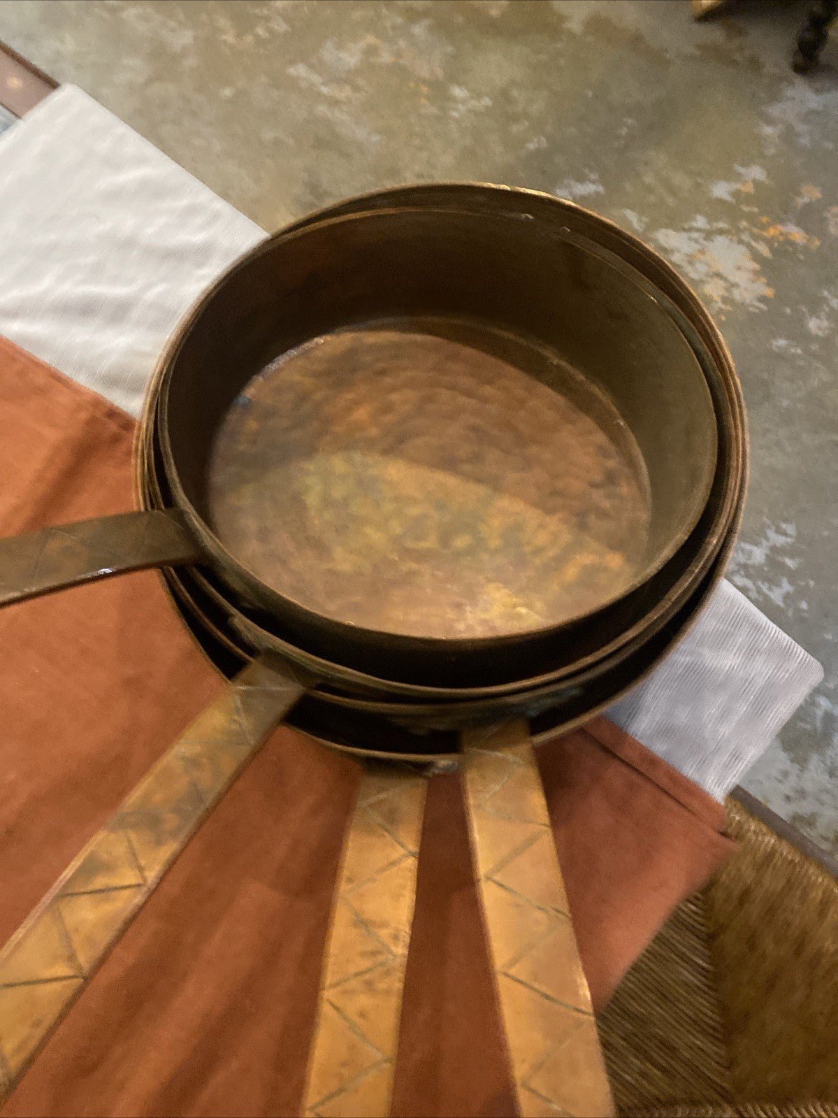Lot de 5 casseroles anciennes en cuivre étamé – Ensemble gigogne – Cuisine