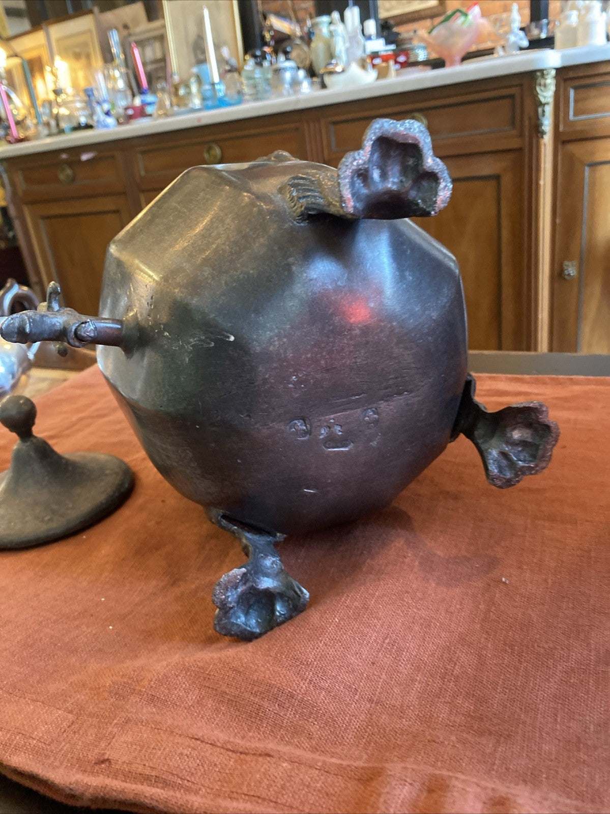 Verseuse Fontaine Décorative En Étain Massif Poinçons Lys Fin XIX Début XX Ème.