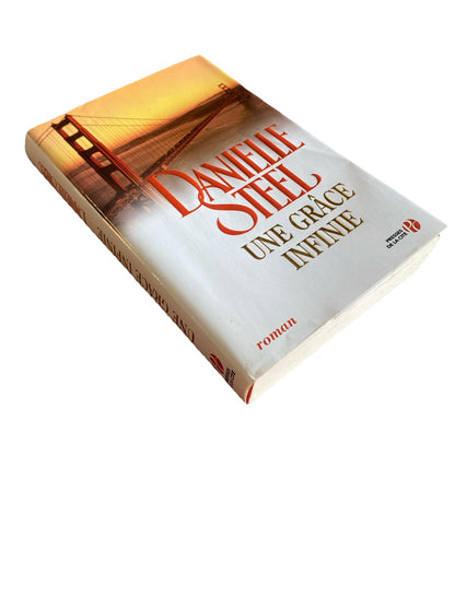 Une grâce infinie Danielle Steel tranche livre