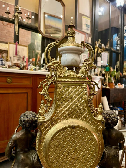 Pendule de cheminée Napoléon III aux angelo, XIXe Siècle