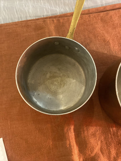 Lot de 2 casseroles anciennes en cuivre étamé – Manches en laiton – Cuisine