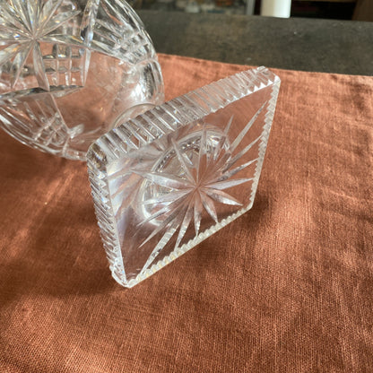 Vase en cristal taillé à décor d’étoiles et palmettes – XXᵉ siècle
