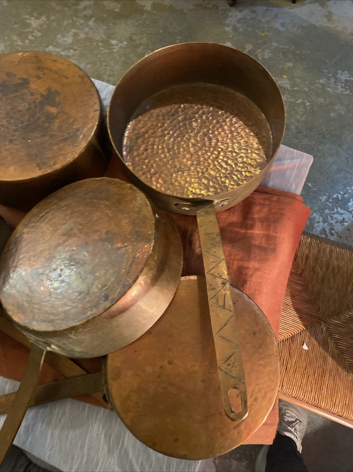Lot de 5 casseroles anciennes en cuivre étamé – Ensemble gigogne – Cuisine