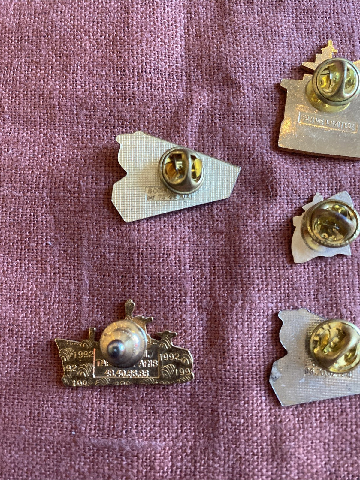 Lot de 7 pin’s paquebots français — “Le France”