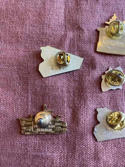Lot de 7 pin’s paquebots français — “Le France”
