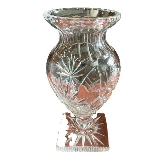 Vase en cristal taillé à décor d’étoiles et palmettes – XXᵉ siècle