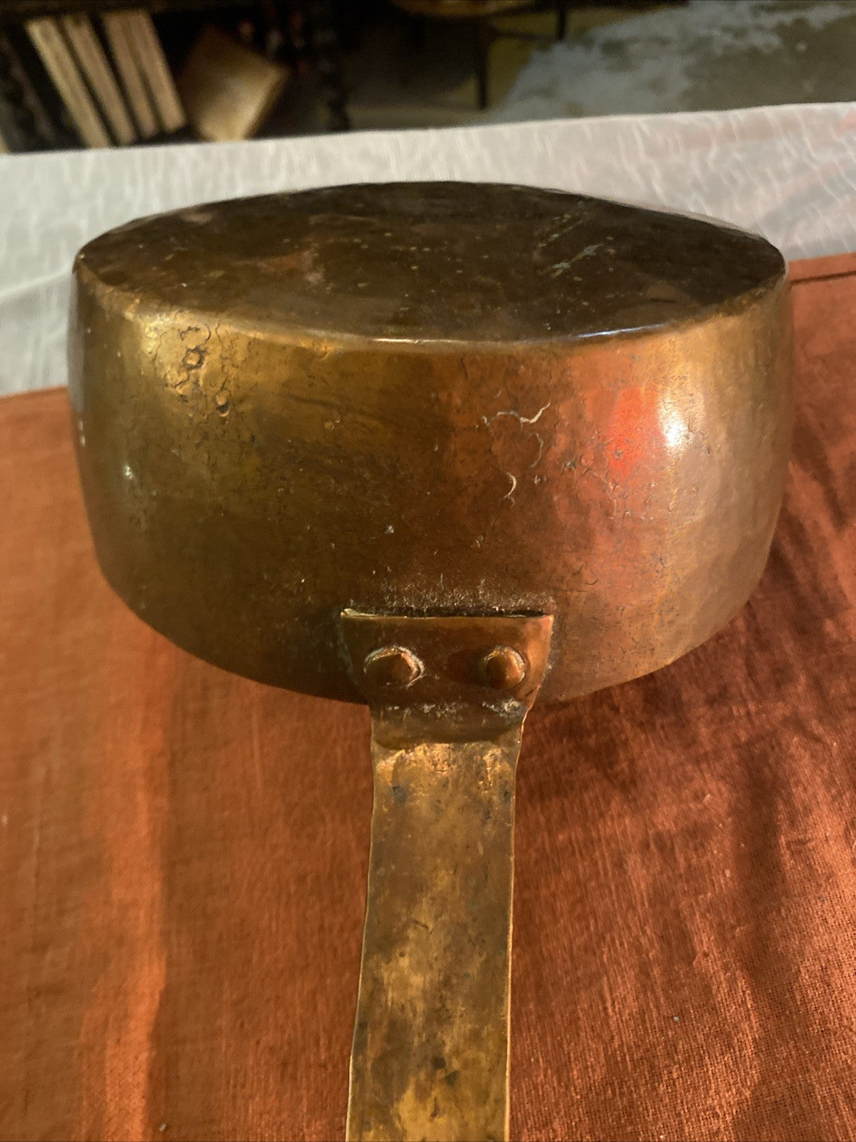 Casserole ancienne en cuivre étamé – Manche en laiton – Cuisine traditionnelle
