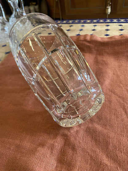 Vase en cristal taillé – forme cylindrique