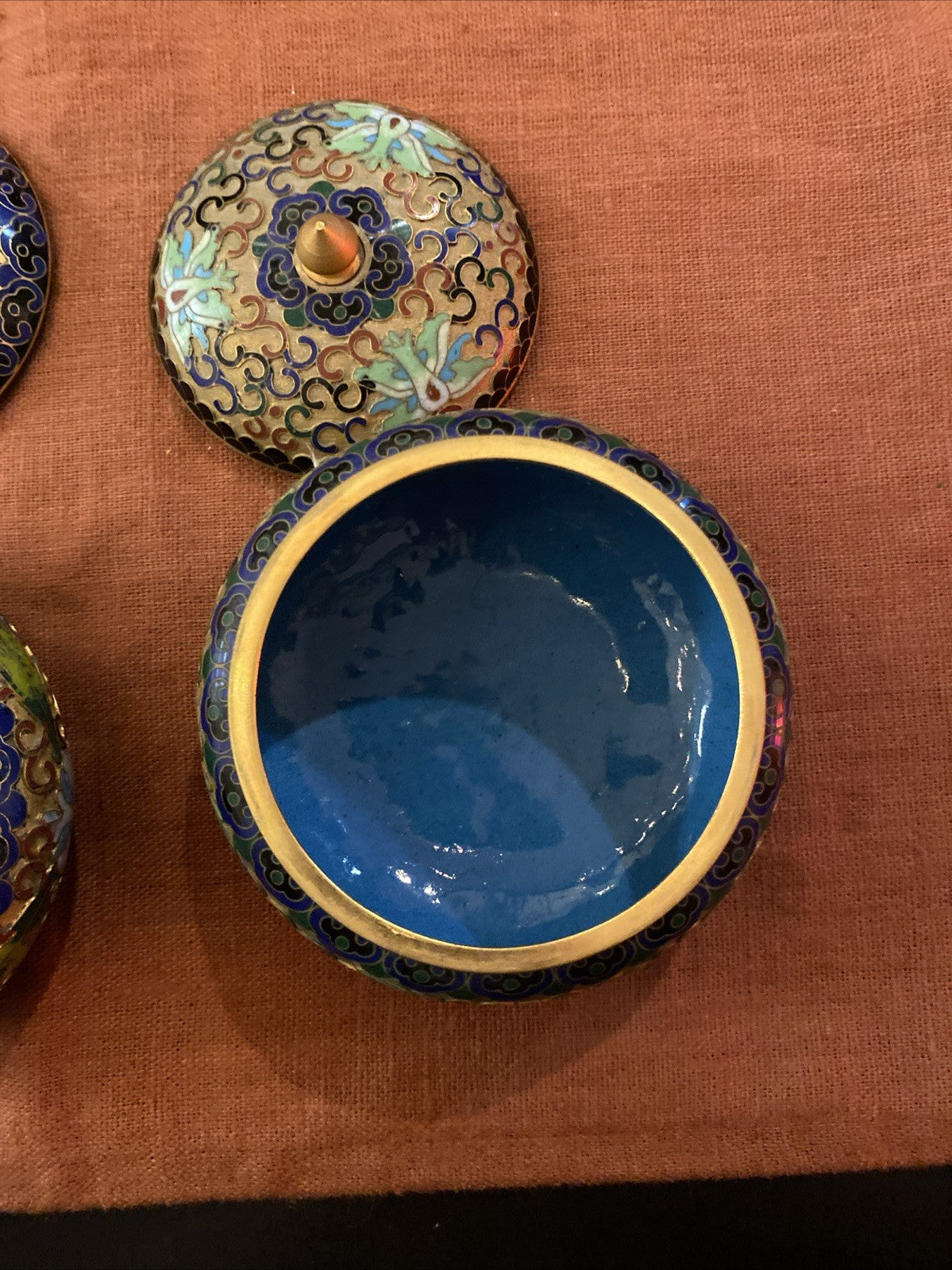 Paire De Pot Bonbonnière Chine Cloisonnées Polychrome