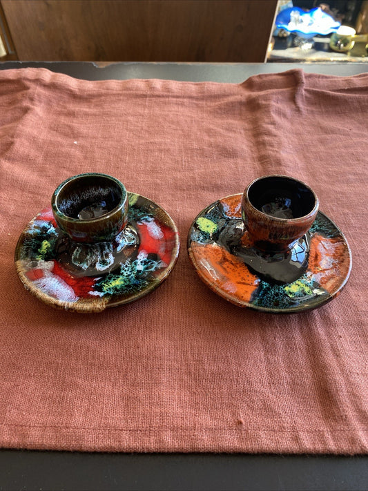 Paire de bougeoirs en céramique émaillée multicolore signés Vallauris