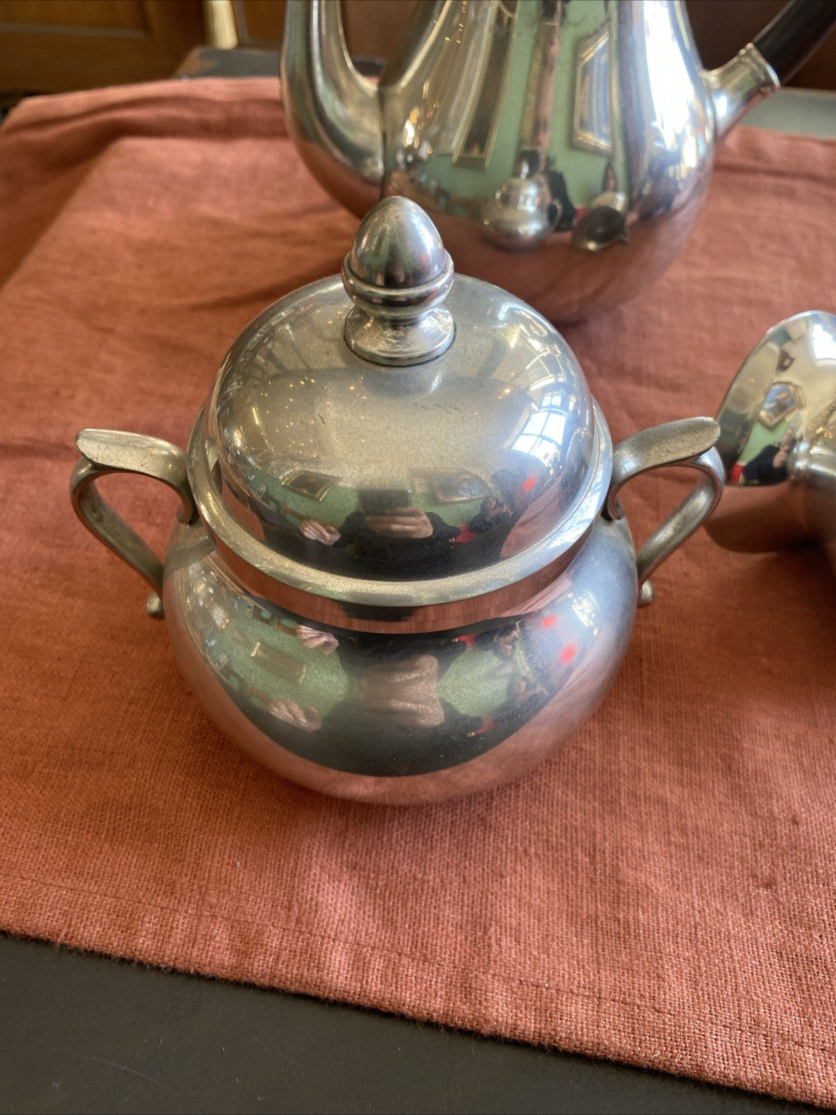 service à thé et café complet en étain du Manoir Paris