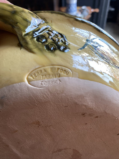 Plat ovale ancien en céramique – Décor végétal – Travail artisanal