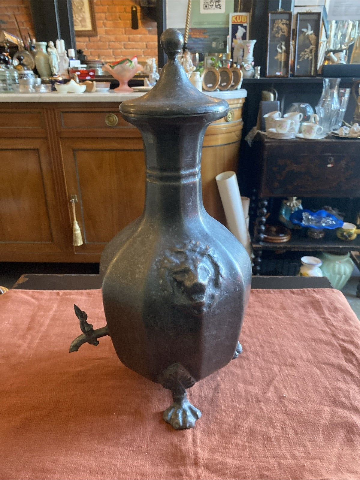 Verseuse Fontaine Décorative En Étain Massif Poinçons Lys Fin XIX Début XX Ème.