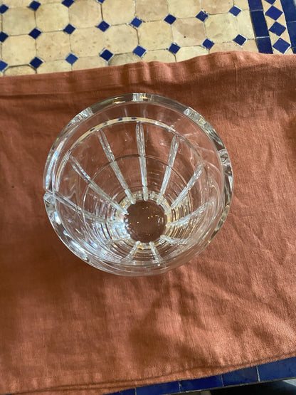 Vase en cristal taillé – forme cylindrique