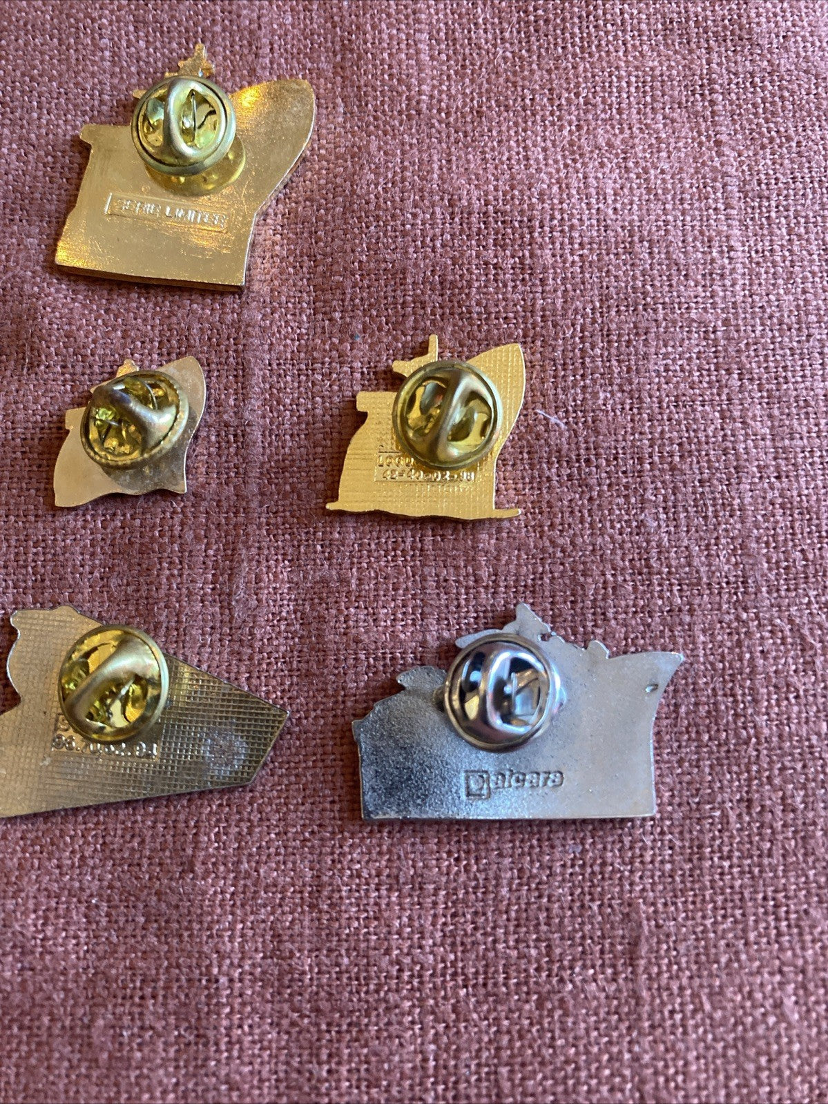 Lot de 7 pin’s paquebots français — “Le France”