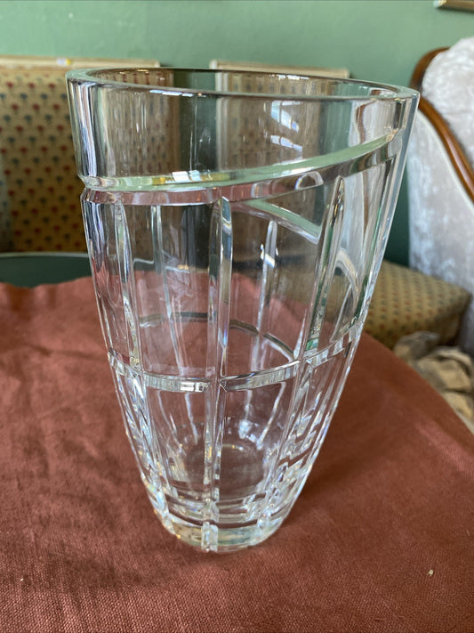 Vase En Cristal De Forme Géométrique