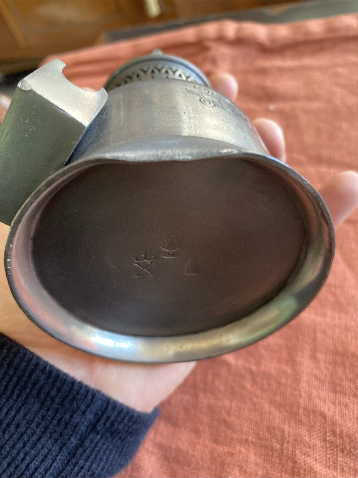 Petite lampe à pétrole ancienne en métal étamé Poinçon Sur La Base Arrière