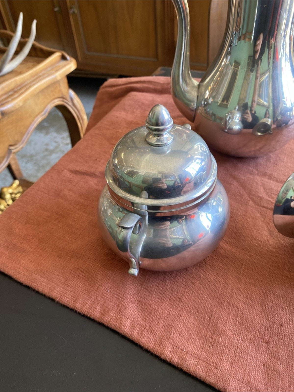 service à thé et café complet en étain du Manoir Paris