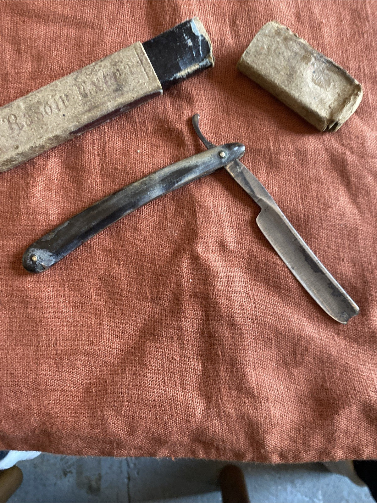 Rasoir coupe-choux ancien Sheffield, lame acier, avec étui d’origine