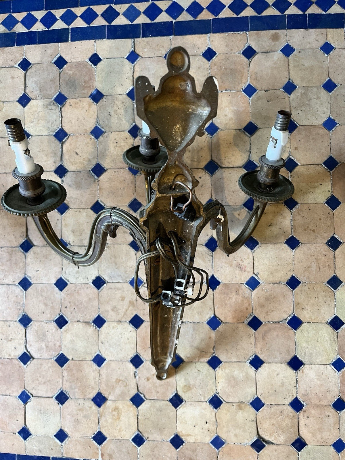 Paire d’appliques en bronze style Louis XVI 3 branches