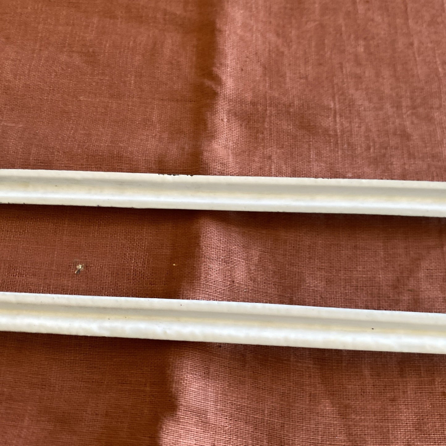 Porte-serviettes mural vintage métal émaillé double barre