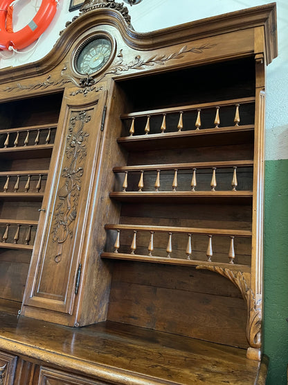 Grand vaisselier en noyer - XVIIIe Louis XV