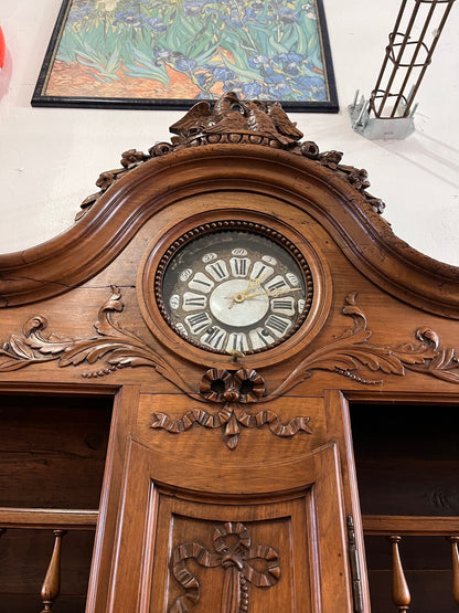 Grand vaisselier en noyer - XVIIIe Louis XV