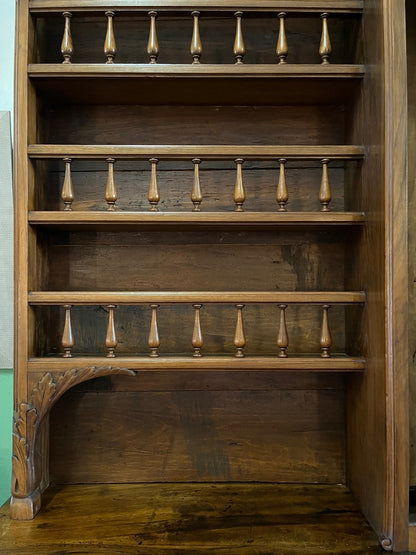 Grand vaisselier en noyer - XVIIIe Louis XV