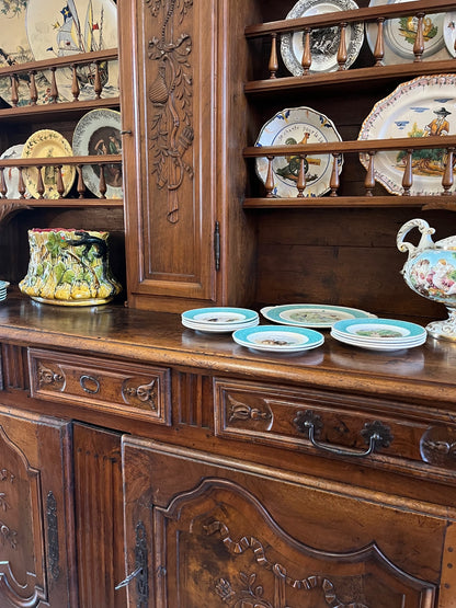 Grand vaisselier en noyer - XVIIIe Louis XV