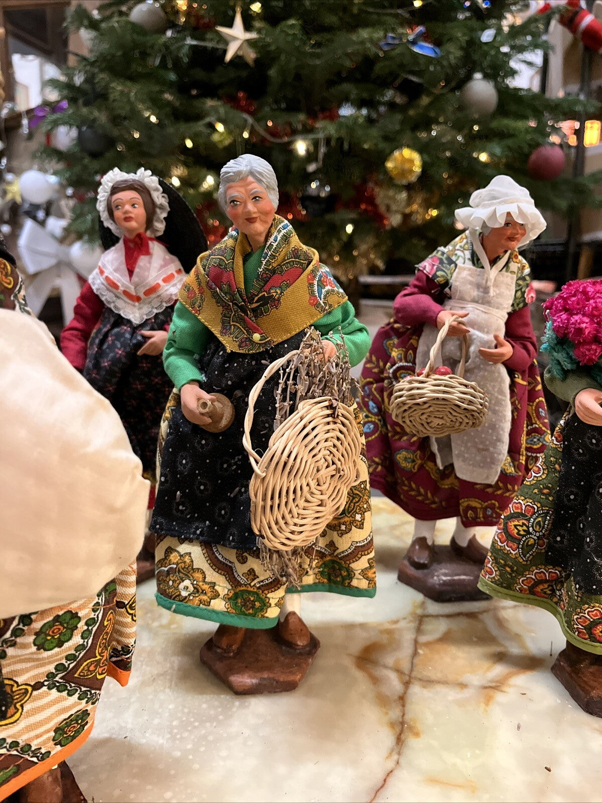 Lot De 6 Santons Provençaux Paysannes