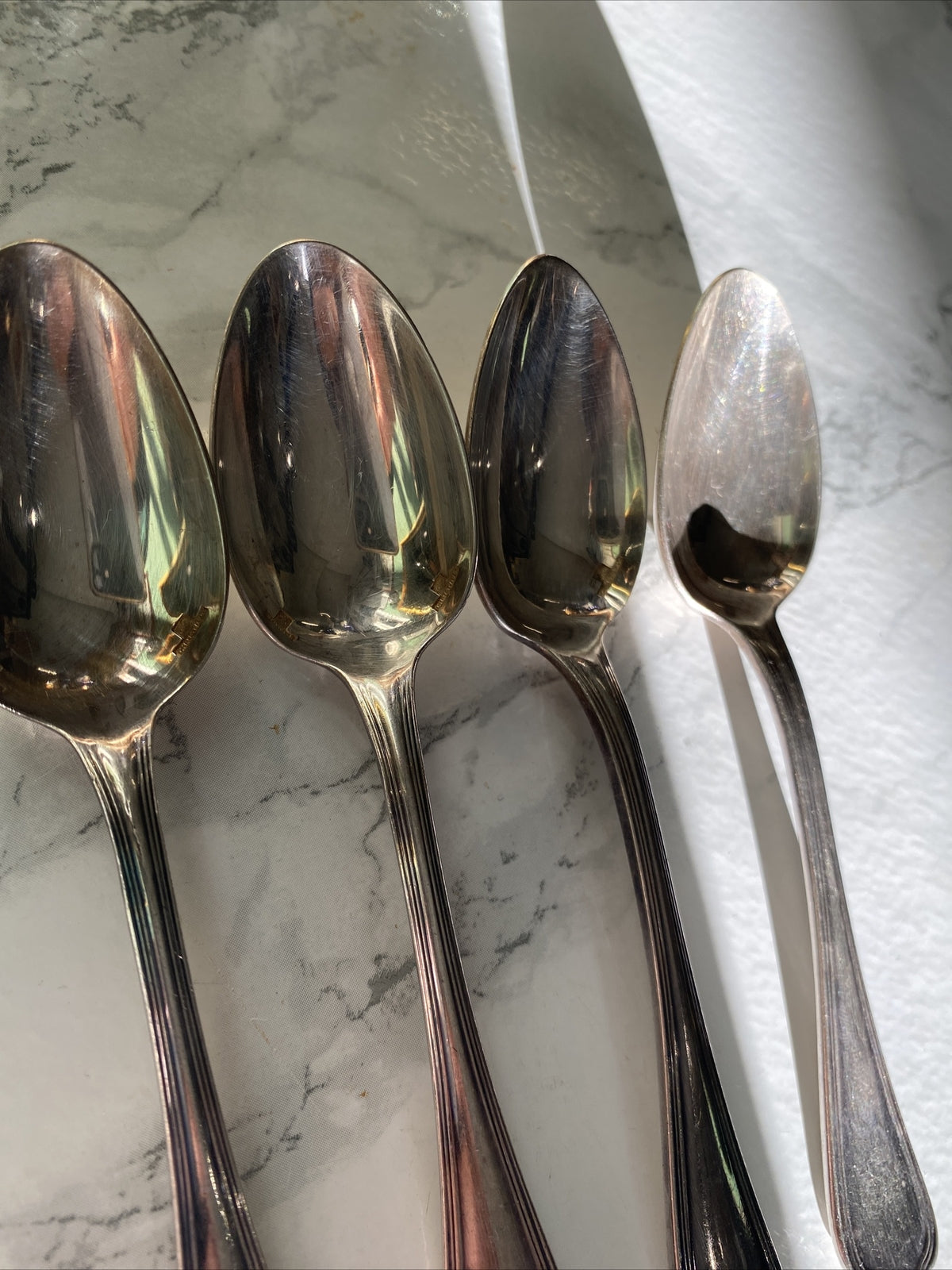 Cuillères x 4  À Café Christofle en métal argenté