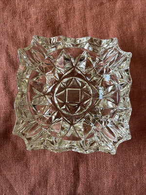 Cendrier Vintage En Verre Ciselé « Lever »