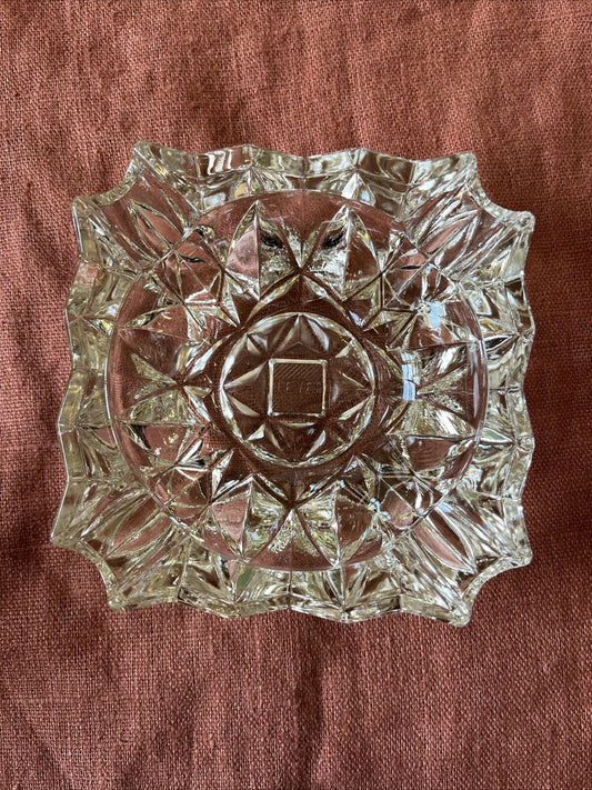 Cendrier Vintage En Verre Ciselé « Lever »