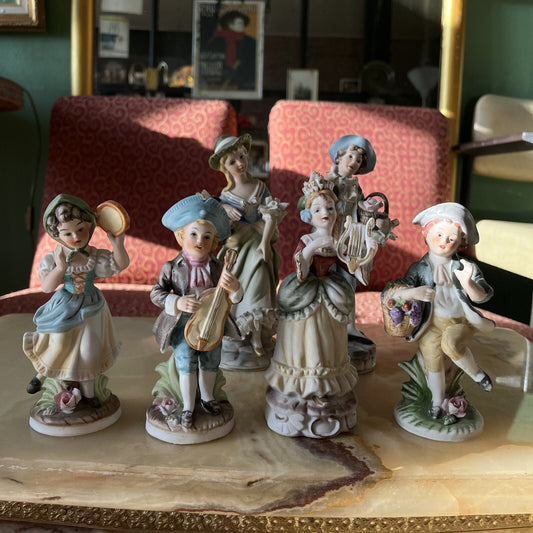 Lot De 6 Figurines Biscuit