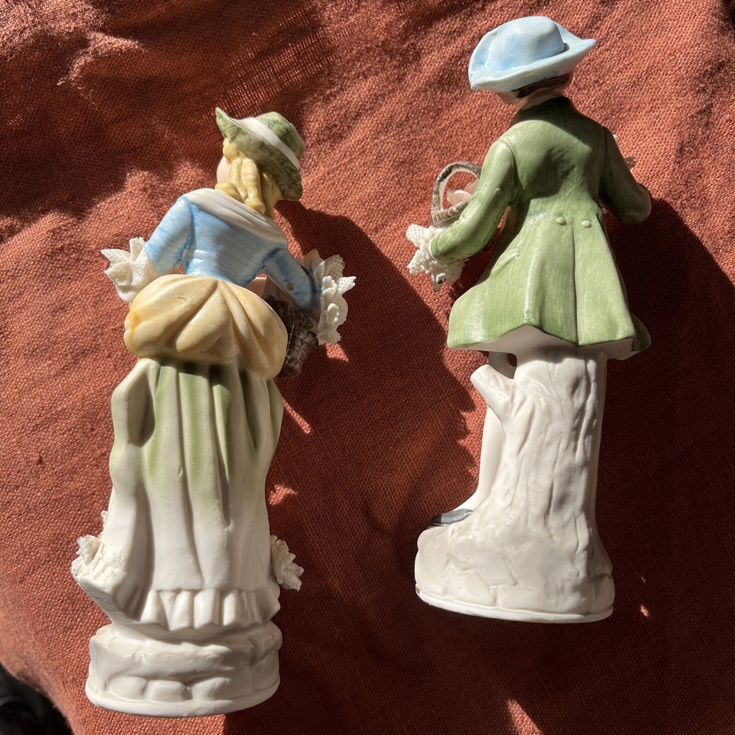 Lot De 6 Figurines Biscuit